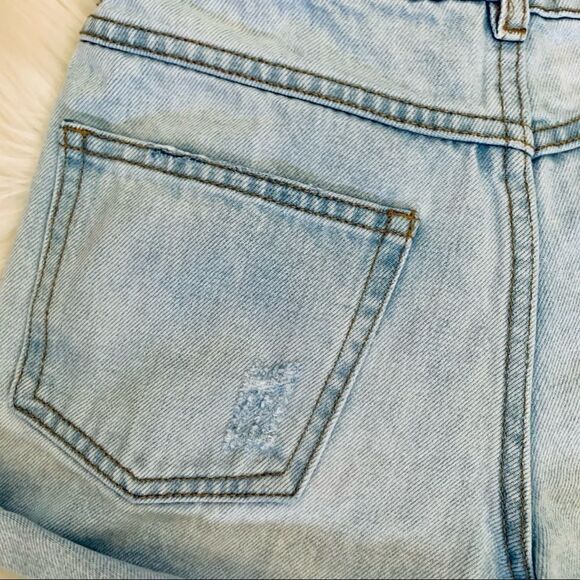 Forever 21 Light Wash Blue Denim Distressed Shorts Size 24 - Picture 7 of 11